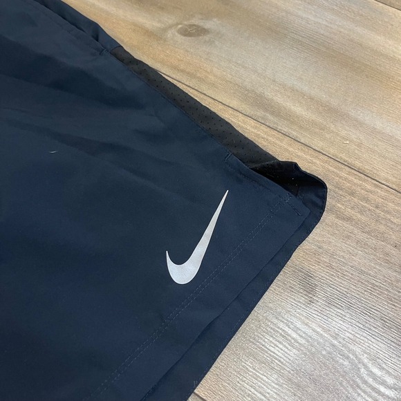 Nike Dri Fit Mens Athletic Shorts Size Medium Navy Basketball Running Bin M-14 - Picture 2 of 5